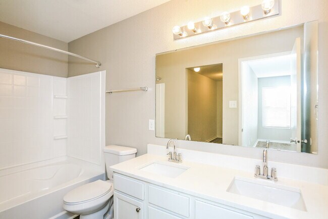 Building Photo - 8038 Retreat Ln