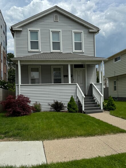 Front - 5921 5th Ave