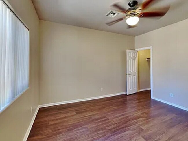 Building Photo - 3002 E Jeanette Ct