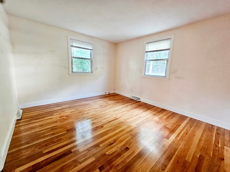 Building Photo - 11 Rockland Pl