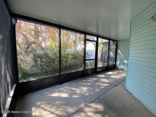 Building Photo - 403 Hayes Ave