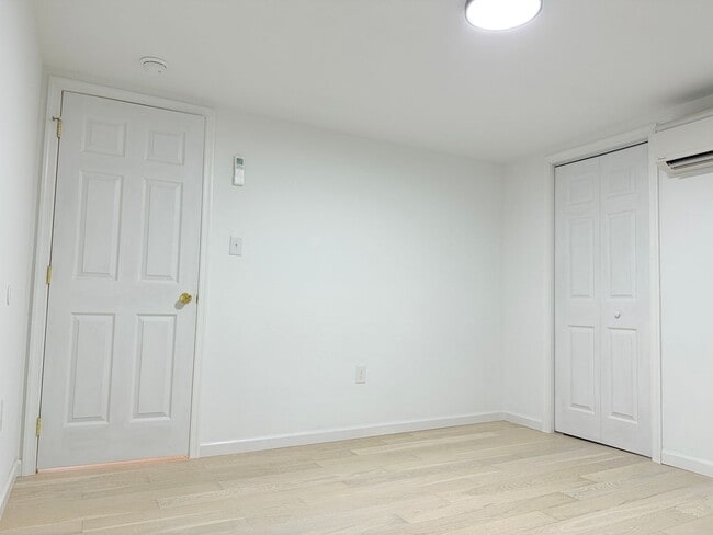 Building Photo - Cozy, Newly Renovated 2-Bed Retreat on Geo...