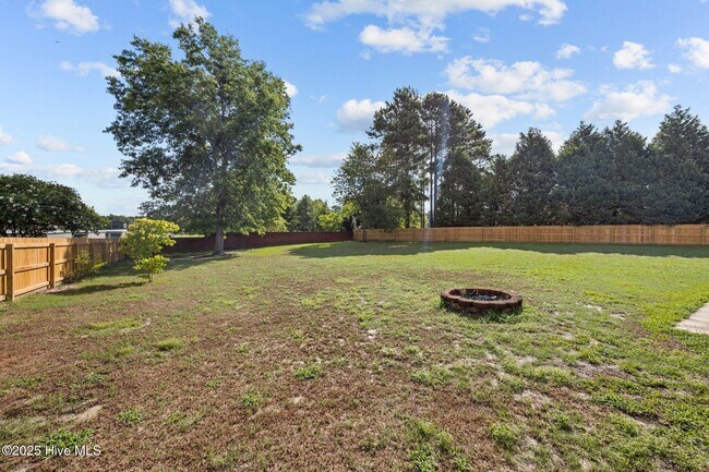 Building Photo - 100 Iverson Ln