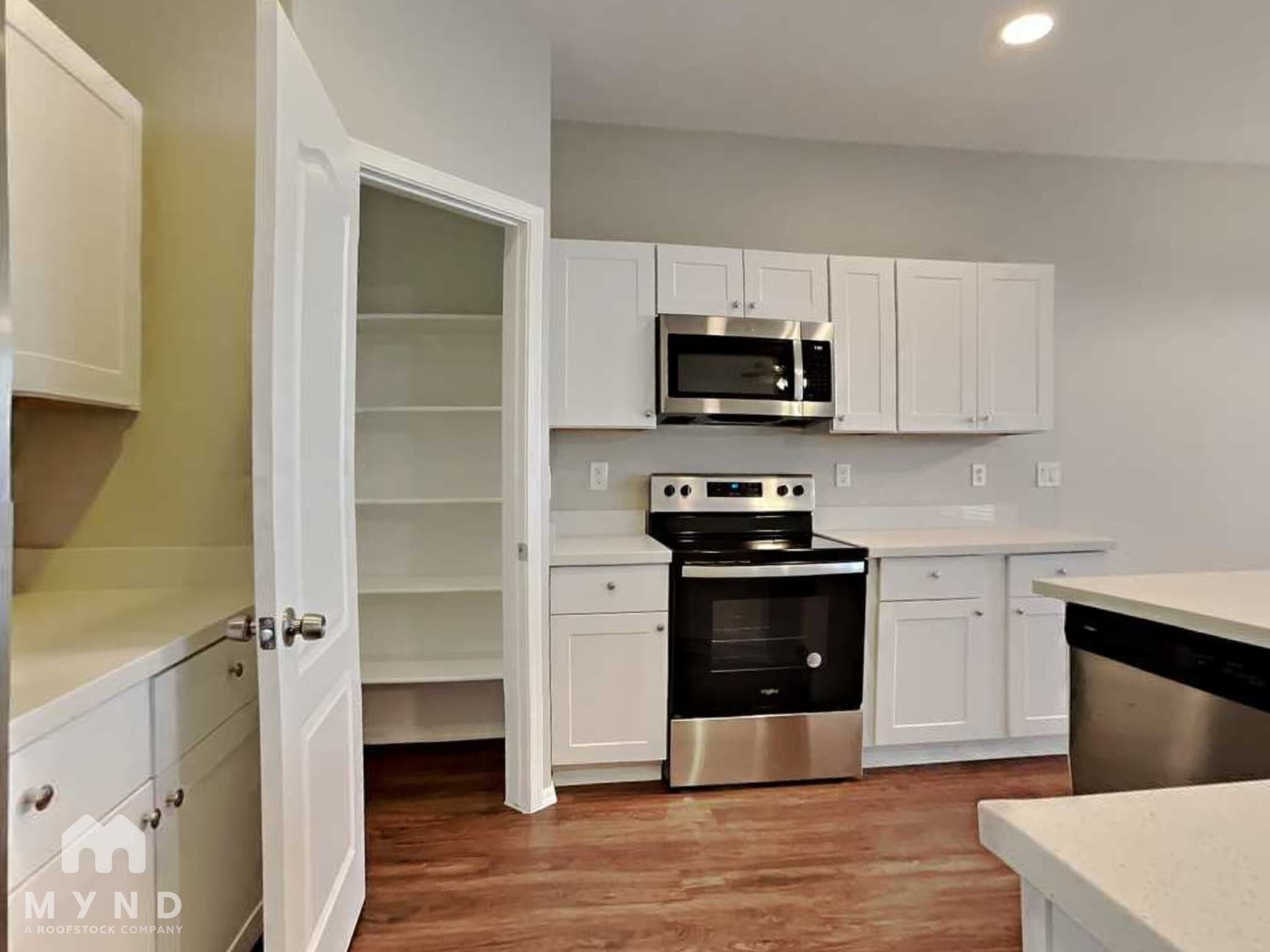 Building Photo - 506 W Gary Way