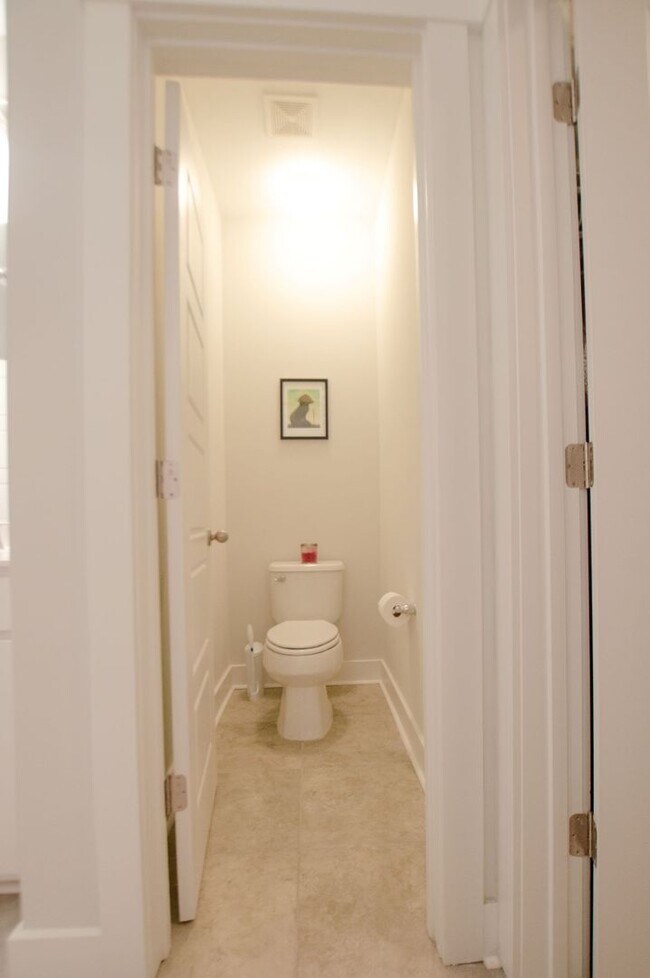 Building Photo - Charming Home in Mixson!