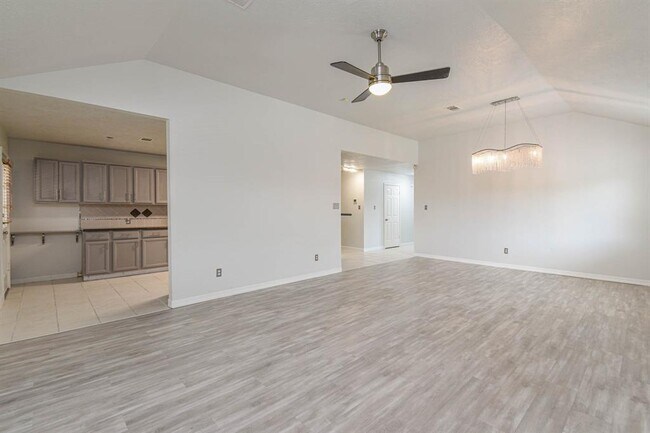 Building Photo - 8914 Emerald Heights Ln