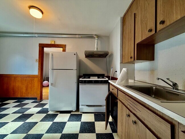 Building Photo - 162 South St