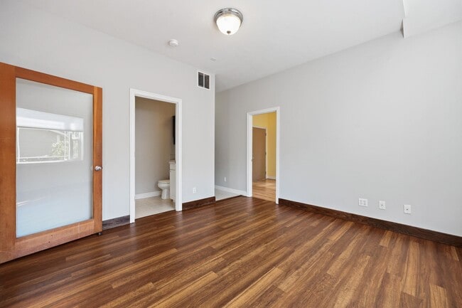 Building Photo - 2720 Sq. Ft. Character Home in downtown Ol...