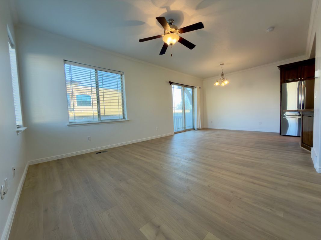 Building Photo - 664 E 110 S