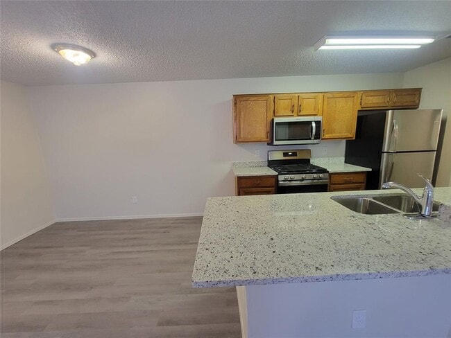 Building Photo - 12303 Alderbrook Dr