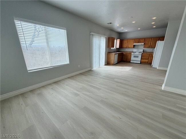 Building Photo - 5615 W Sun Temple Ave