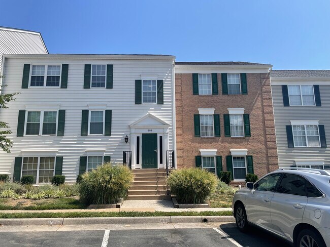 Building Exterior - 108 Prosperity Ave SE