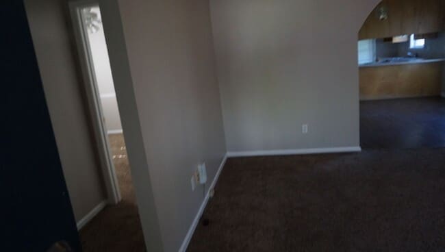 Building Photo - Three bedroom!