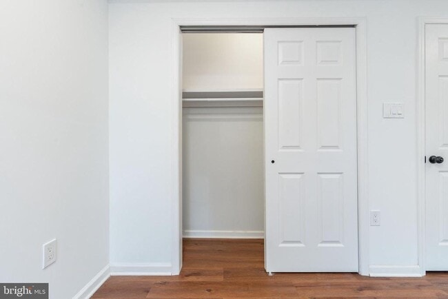 Building Photo - 32 E Elm St