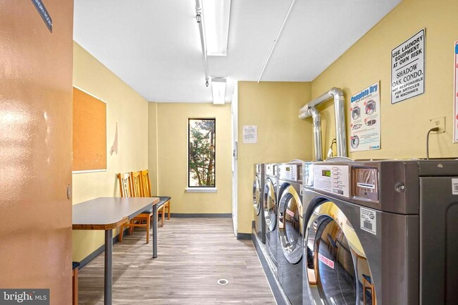 Building Photo - 9639 White Acre Rd