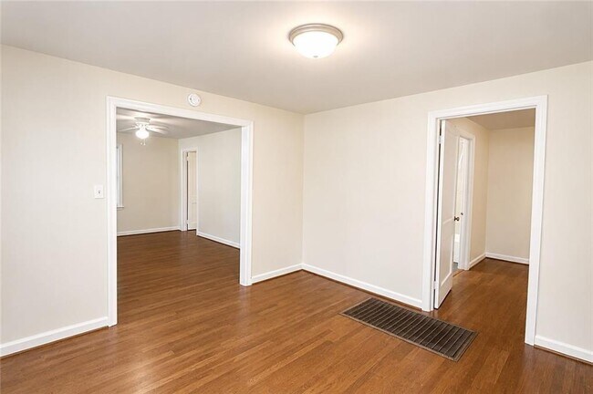 Building Photo - 1360 Cunningham Rd SW