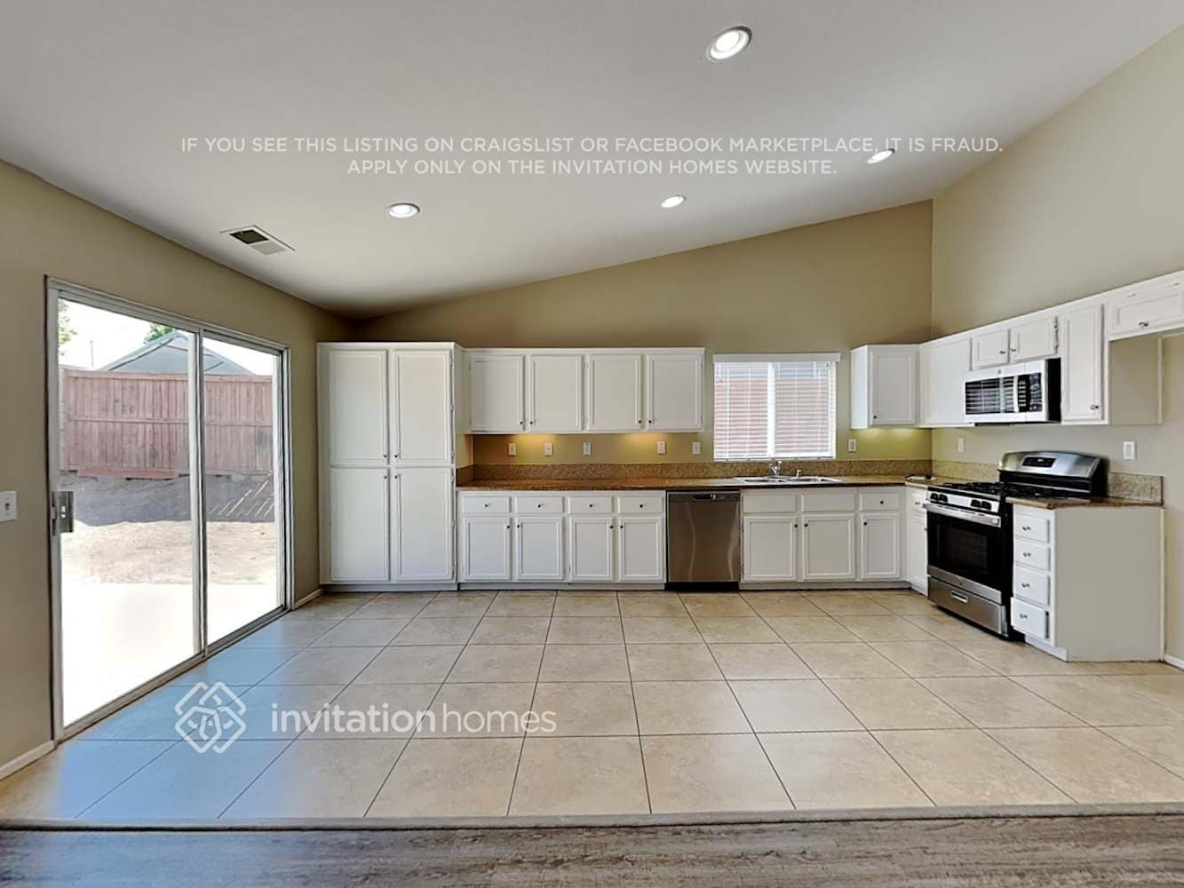 Building Photo - 25375 Mountain Springs St