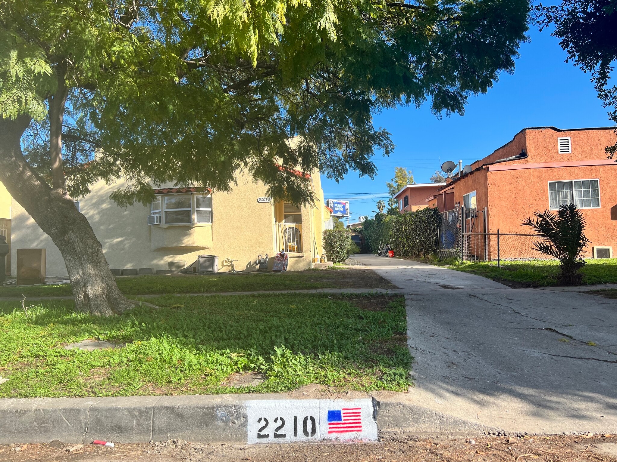 Building Photo - 2210 Clyde Ave