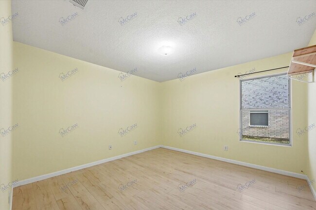 Building Photo - 8401 Swan Park Dr