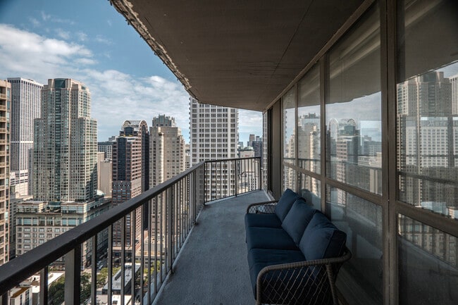 Building Photo - 10 E Ontario St