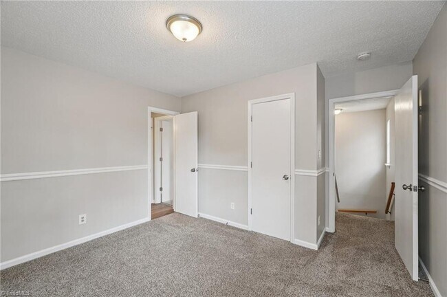 Building Photo - 3221 Pipers Way