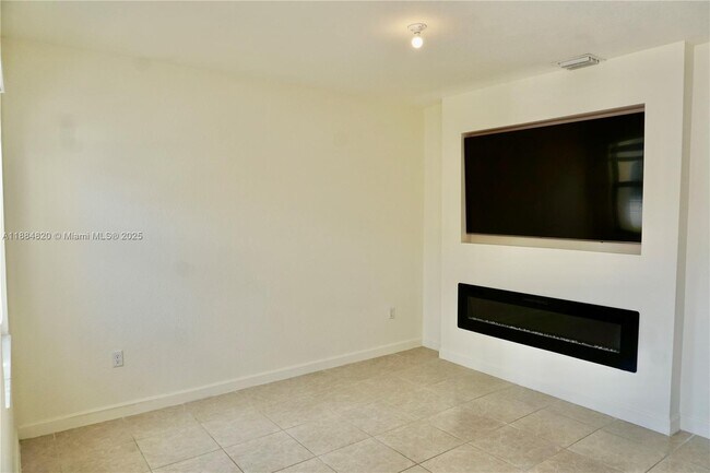 Building Photo - 10606 West 33rd Ct