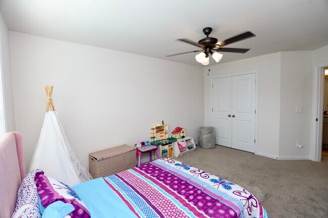 Building Photo - 1049 Crescent Moon Lp