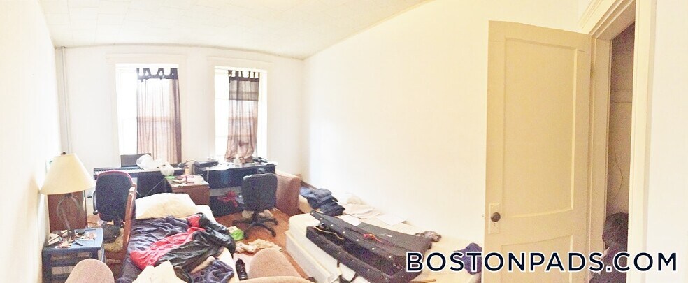 Building Photo - 137 Park Dr