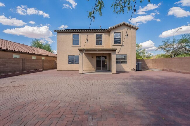 Building Photo - Solar Home with Nice Floorplan in a Great ...