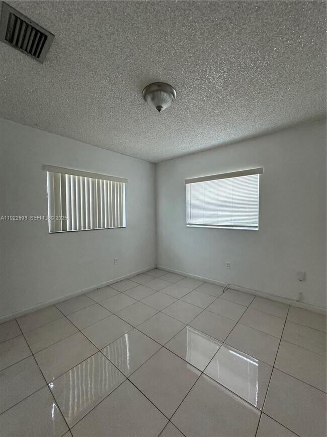 Building Photo - 5002 NW 189th Terrace