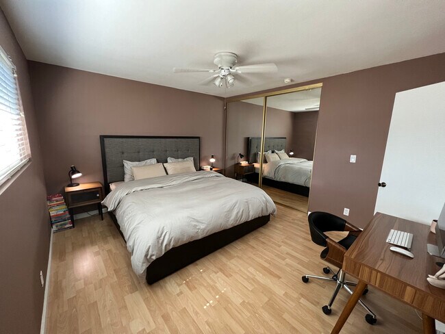 Bedroom - 3010 Montrose Ave