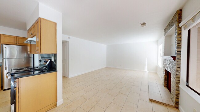 Building Photo - 37-1 Clay Ct-37