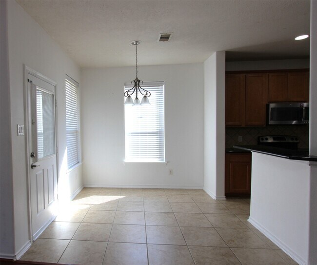 Building Photo - 13719 View Meadow Ln