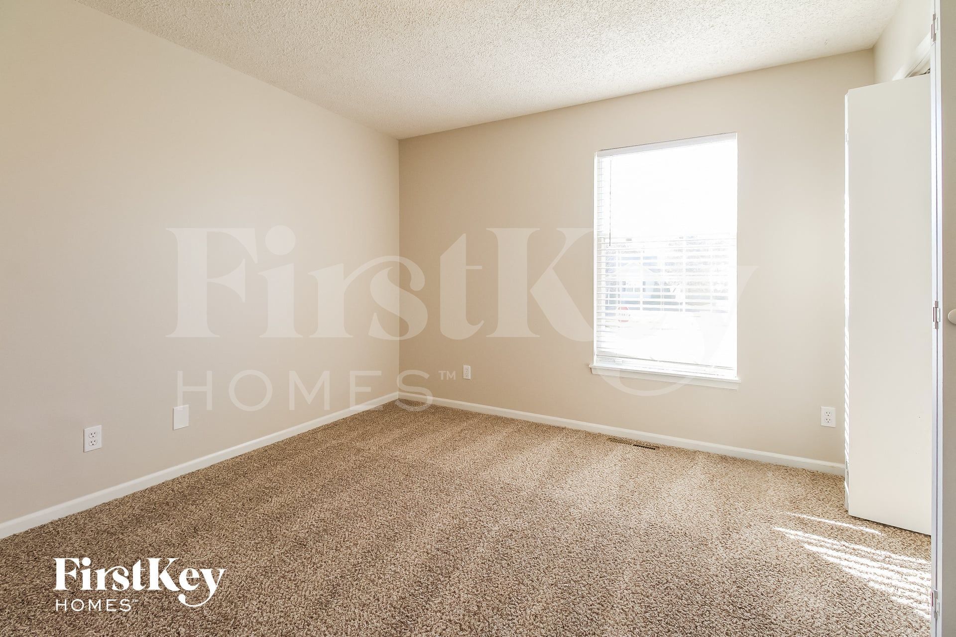 Building Photo - 1601 NE Auburn Dr
