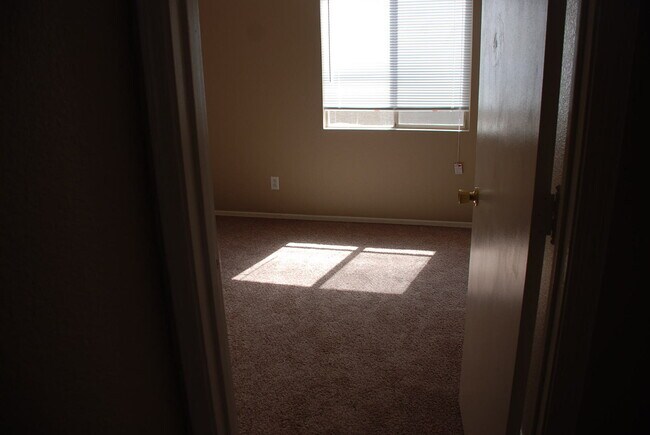 Building Photo - Beautiful Tolleson Home
