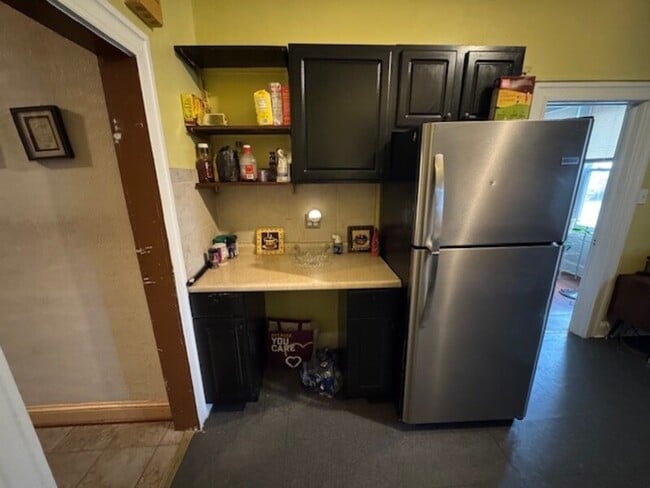 Building Photo - 2843 W Garrison Ave