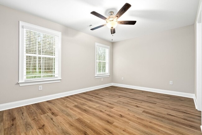 Building Photo - 1ST MONTH FREE!!