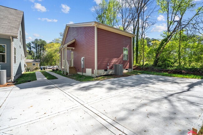 Building Photo - Modern amenities meet Cozy charm!  3 Bedroom, 2.5 Bath, New Construction - Pet Friendly!