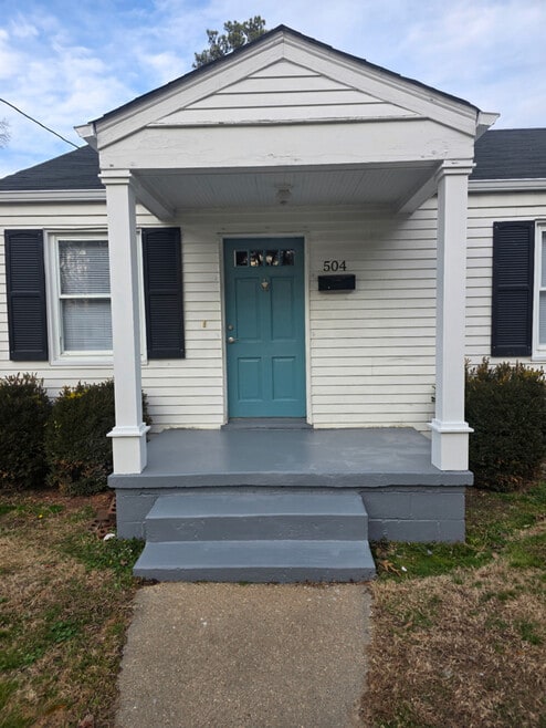 Building Photo - 504 Battery Pl