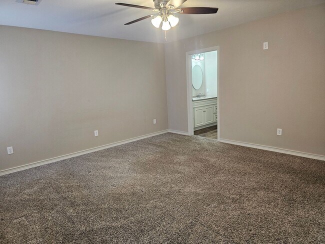 Building Photo - Beautiful 3 Bed 2 Bath Home on 2.5 Acres f...
