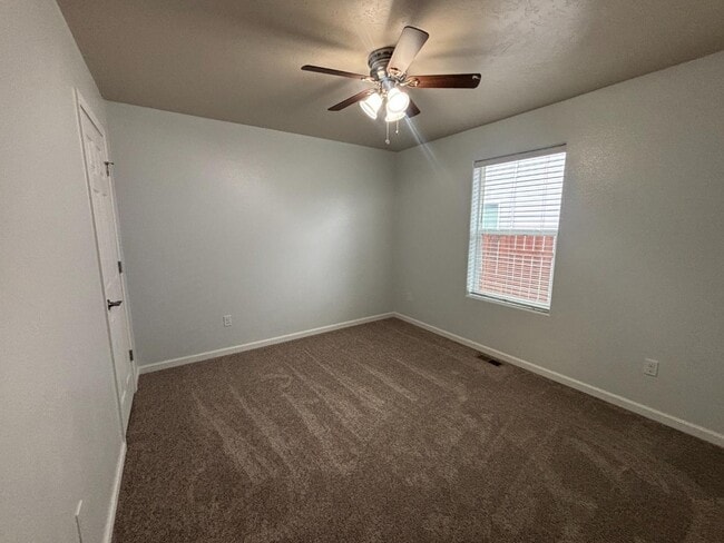 Building Photo - 16581 Berkley Ave