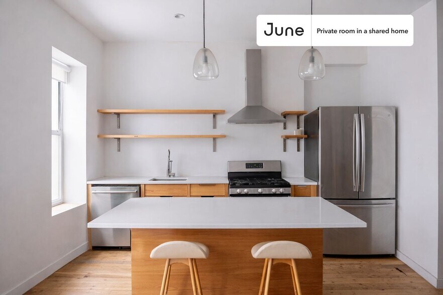 Building Photo - Room in Shared 2 bed/2 bath home