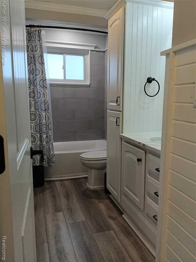 Building Photo - 15730 Anthony St