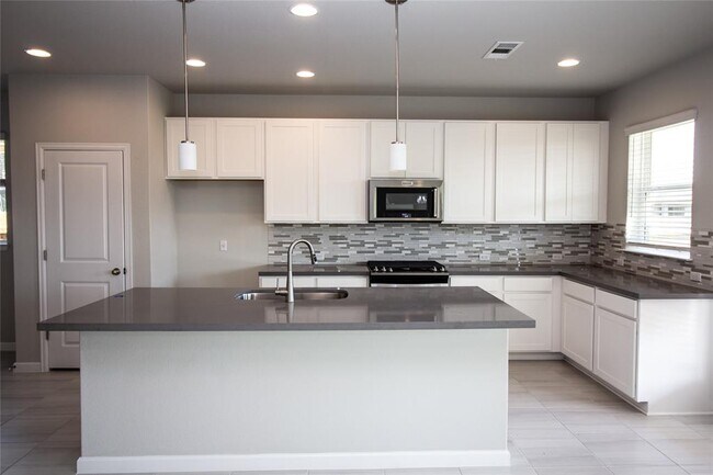 Building Photo - 105 Stone Fork Ln