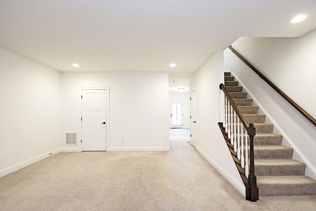 Building Photo - Modern Townhome Living Near Hollymead Town...