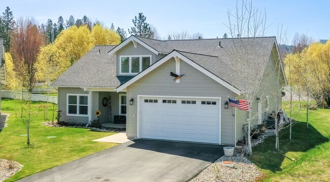 Building Photo - Beautiful Dover Bay Home