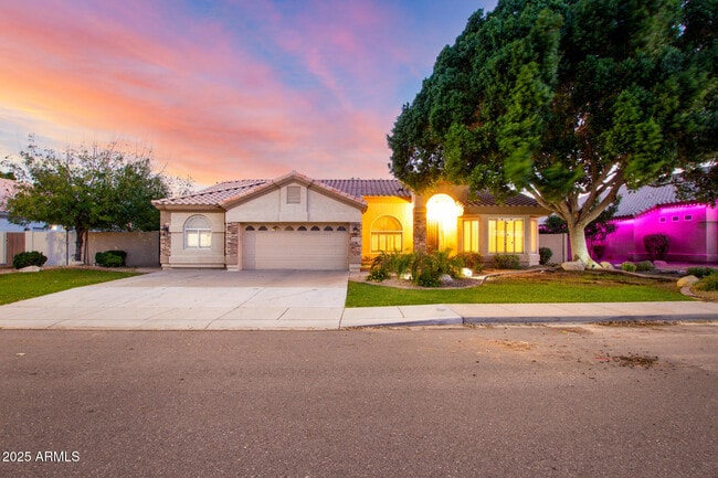 Building Photo - 6401 W Orchid Ln