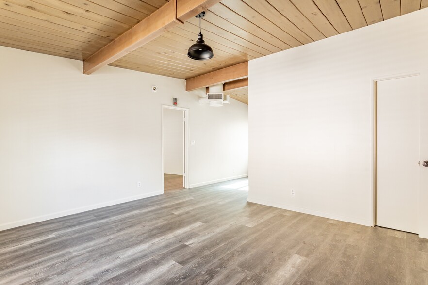 Building Photo - 516 N Westmoreland Ave