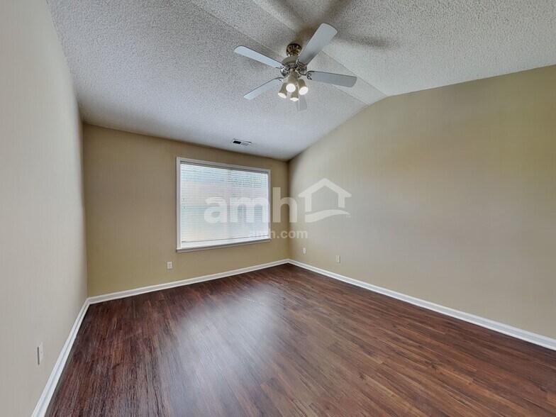 Building Photo - 706 Bellmeade Bay Dr
