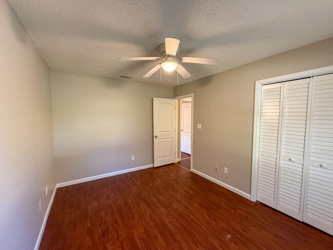 Building Photo - 3 Bedroom 2 Bath Home for Rent in Charter ...